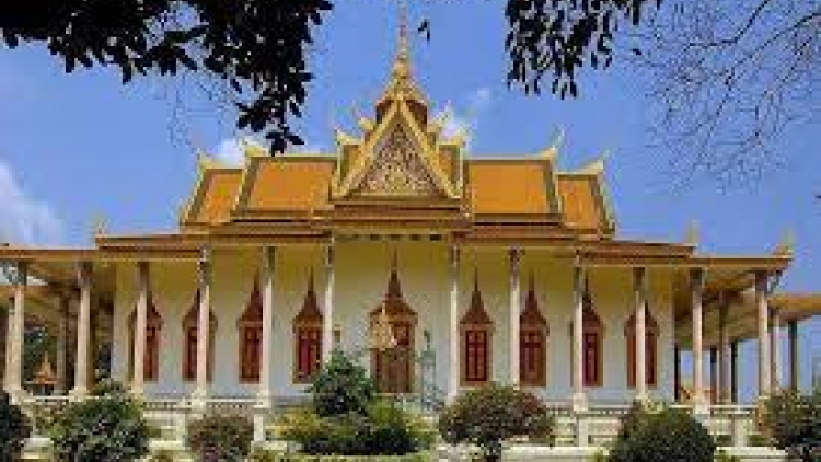 សម្រស់ដ៏ស្រស់ស្អាតរបស់នារីខ្មែរនៅខេត្តបាកលីវក្នុងសម្លៀកបំពាក់ប្រពៃណី។