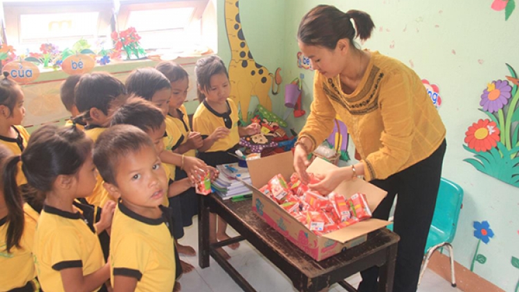 Từ tháng 1-2024, Quảng Nam hỗ trợ sữa cho trẻ em các vùng khó khăn