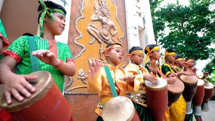 CHƯỚNG CHẮP TÀNG MỦA TỔNG CÚA PỈ NOỌNG CẦN KHMER DÚ TÂY NINH