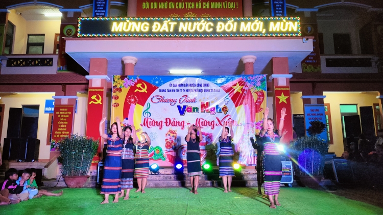 Đông Giang (Quảng Nam): Bhrợ apêê bh’rợ xa nay văn nghệ Hơnh Đảng - Hơnh ha pruôt 2024