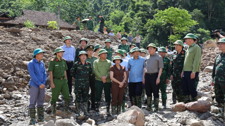 Kơ-iăng khua dêh čar ơi Trần Lưu Quang pel ĕp kơ bruă rŭ pơdong glăi tơlơi kơ ƀuh ia kor ƀơi Điện Biên