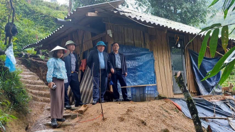 Lào Cai di dời hàng trăm hộ dân ra khỏi khu vực có nguy cơ sạt lở đất