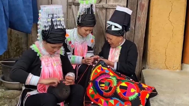 Sắc xuân trên bản du lịch cộng đồng Sì Thâu Chải