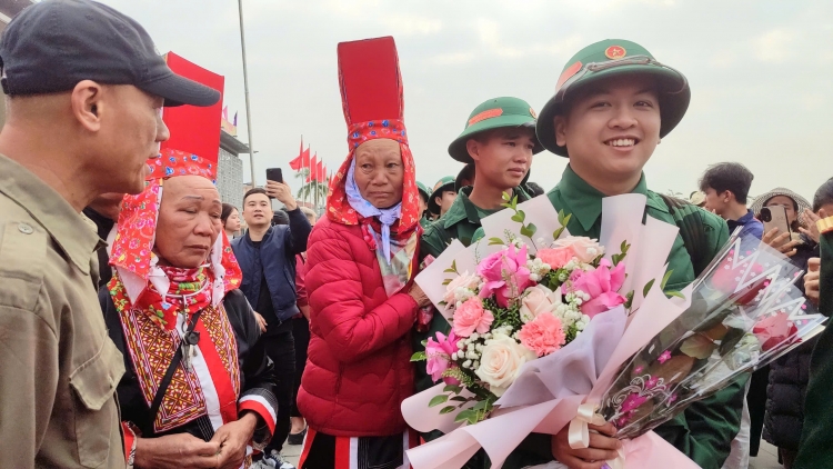 Quảng Ninh: Nhiều thanh niên dân tộc thiểu số tình nguyện lên đường nhập ngũ