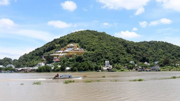 ខេត្តគៀងយ៉ាង មណ្ឌលកេរដំណែលប្រវត្តិសាស្រ្ត និងទេសភាពដ៏ស្រស់ត្រកាល។