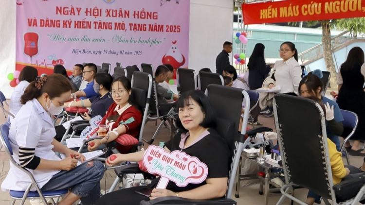 Tiếp nhận gần 300 đơn vị máu tại ngày hội Xuân hồng Điện Biên 2025