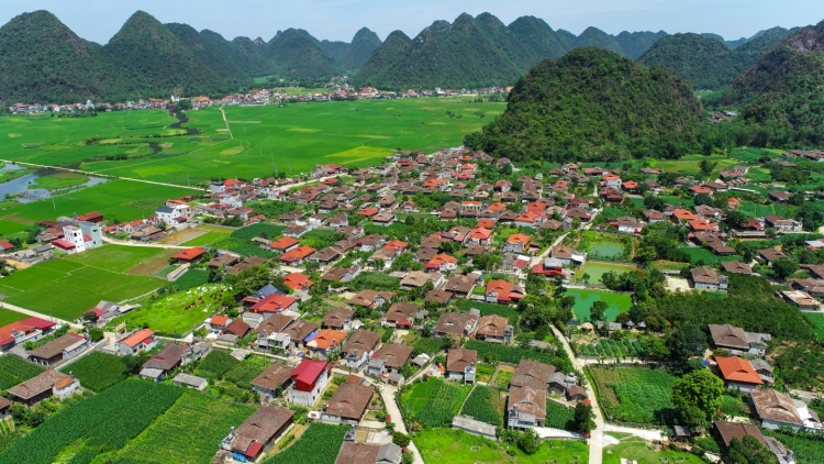 DƯƠNG BẢN QUỲNH SƠN DÚ BÚNG ĐIN XỨ LẠNG