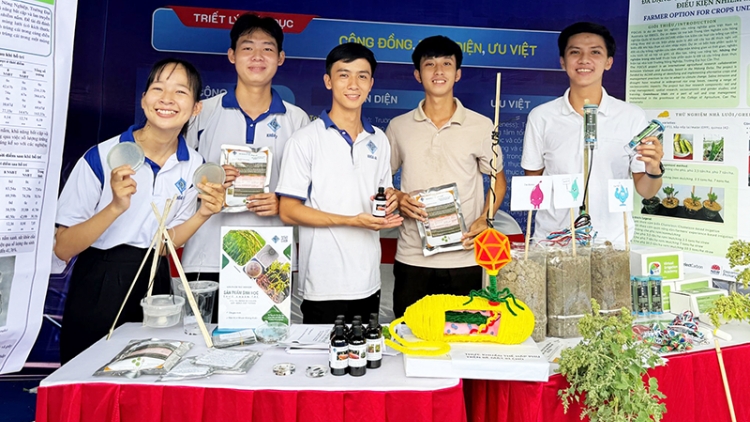 បំផុសស្មារតីផ្តើមអាជីព