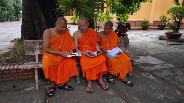 ប្រព័ន្ធផ្សព្វផ្សាយរបស់កម្ពុជាបានស្ងើចសរសើរ អំពីកម្លាំងរស់នៅថ្មីនៅតំបន់ជនរួមជាតិខ្មែរភាគខាងត្បូង។