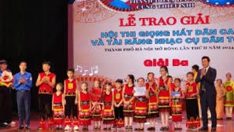 Bài hát cho tuổi hồng