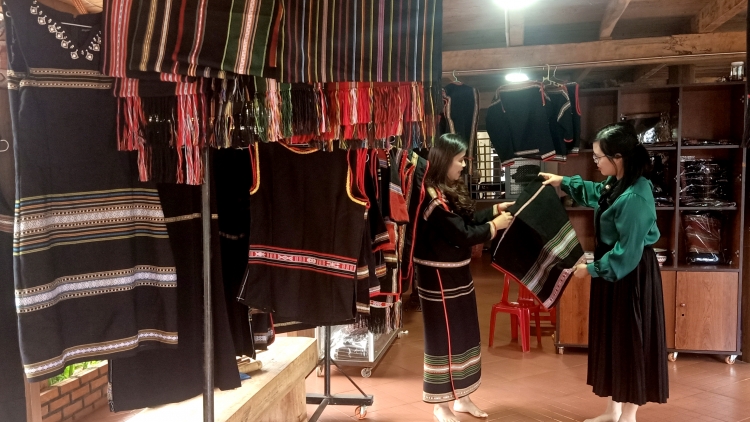 “Trong hơrih 'nao” kơ che tanh Tây Nguyên
