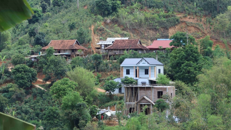Pêi pro tiô rơkong Pôa Hồ, chi ƀô̆ Co Phung mơjiâng pơlê kuăn ngo Thái kro mơdrŏng