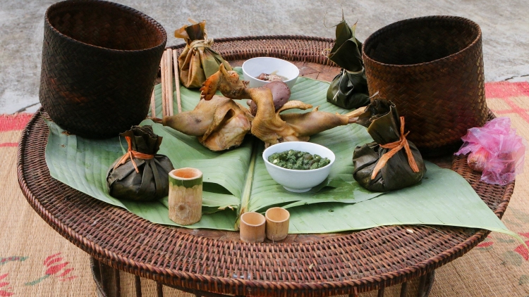 LẸ HỘI FẠ ĐĂNG HUA PI CÚA CẦN Ơ ĐU