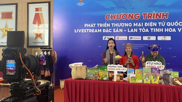 Ngon tô thứ 5 mự 12 căm bườn 6 pì 2025: Cạt kiên phổng-Bón pâng vạy àu pưng tàng chương hay khòng na phổng Trung du cánh phổng đìn pu bưởng Bắc tiếng khao pày lắc xưa
