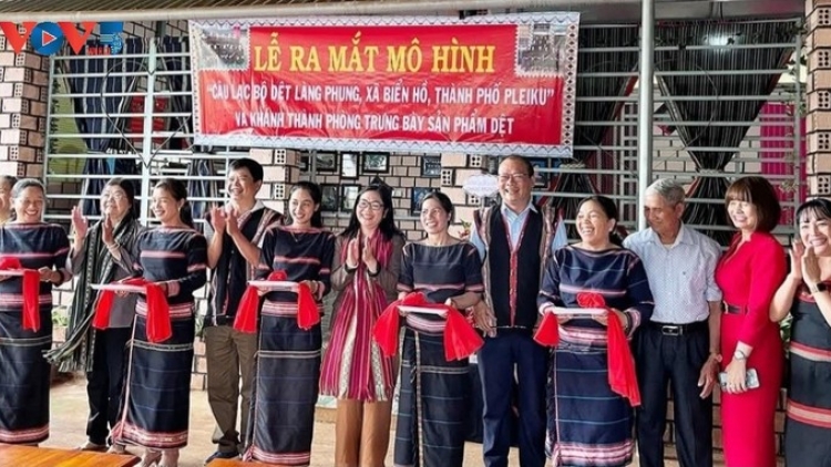 Kâu lak ƀô̆ teăn prế pơlê Phung – Tíu bâ a kong pơlê Gia Lai