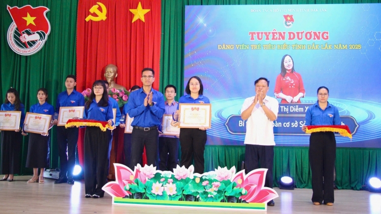 BẠI ĐẢNG VIÊN ÓN HẾT ĐÂY SLE LAI CẦN HẾT NÈM DÚ ĐĂK LẮK