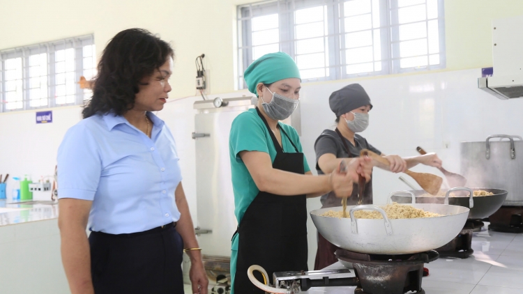 Rak tơniăn tŭm trếo piê ăm vâi hdrêng tung pơla hơnăm hriâm mầm non