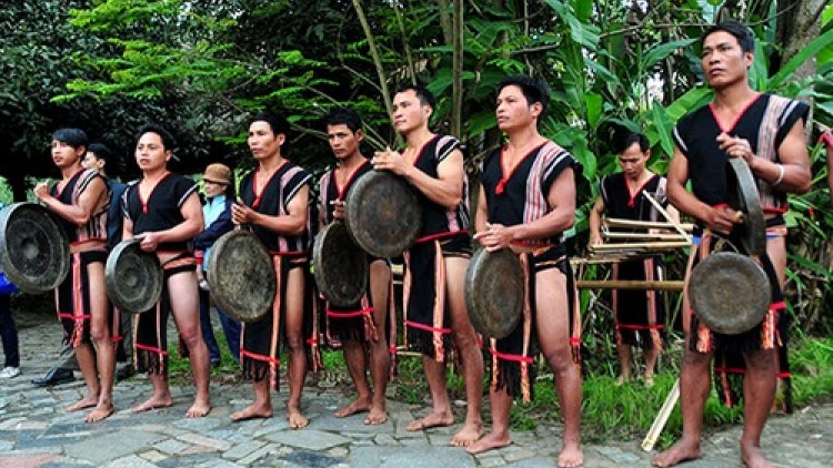 Ghi nhớ lời già làng căn dặn   (Chúa vế rơkong krâ pơlê pơchân)
