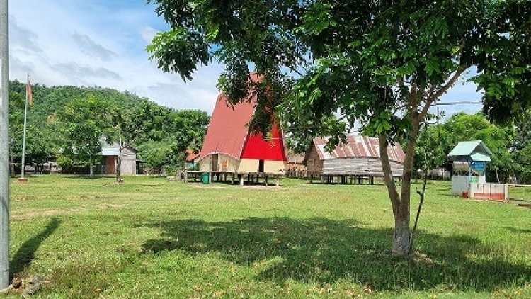 Klei hlăp mgưt “Đảng ba klei hdĭp trei mđao”. 