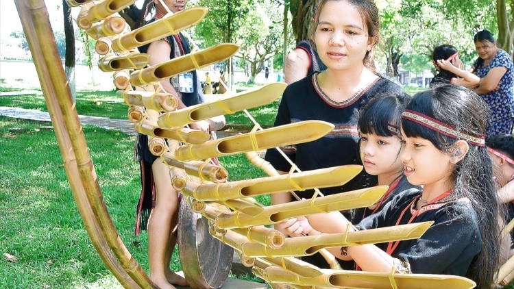 Gọi em trong đêm lễ hội