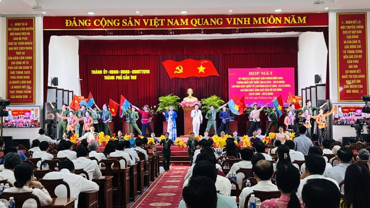 ពត៌មាន​ម៉ោង៦