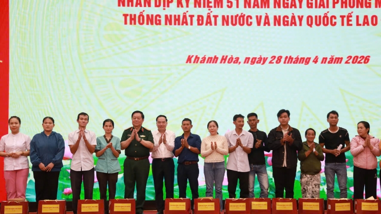 Đại tướng Nguyễn Trọng Nghĩa hdơr knga kơ dŭm gŏ sang knŭk kna dlăng ba ti Khánh Hòa 