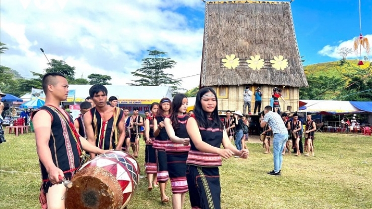 Ơ Tơlut plei atang