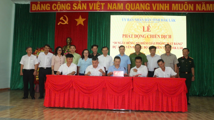 Dăk Lăk lam lơh uă ngan ai mat ù rơndăp broă lơh gùng jat kềng gah dà lềng 