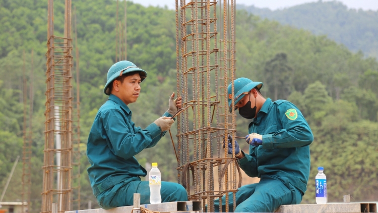 Đà Nẵng: 6 dự án trường nội trú vùng biên chậm tiến độ dù được “trải thảm đỏ”