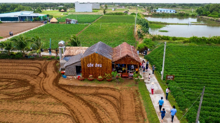 ទុនឥណទានគោលនយោបាយ ជា«គំនាស់»ជួយនារីខ្មែរឈោងឈានឡើង
