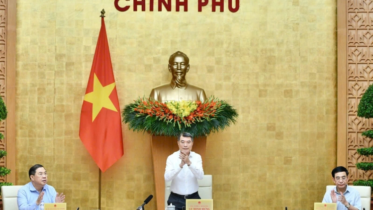Thủ tướng ồng Lê Minh Hưng đơng lam dar pơrjum Cíñ phủ, sơlơ tơnguh tai gơguh tai mờ kơ̆ kơl jăp lơh sa dờng  
