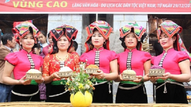 Quam kháo phổng Tày Bắc thứ 3 mự 31 căm bườn 8 pì 2021