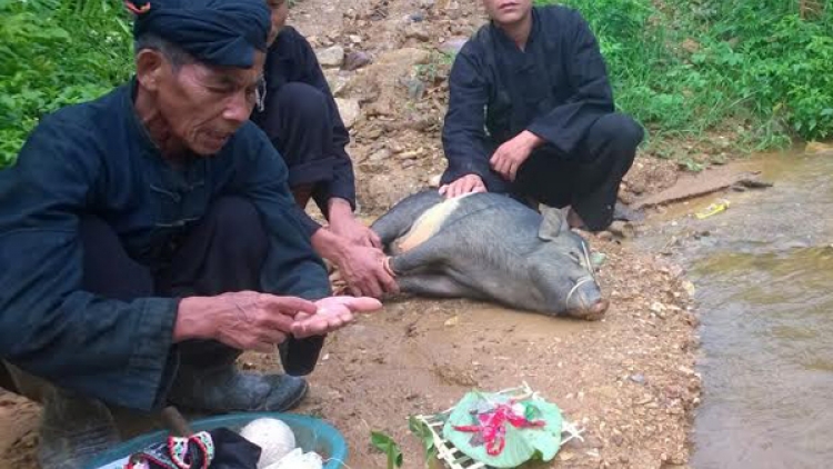 Con dao bất ly thân của đàn ông người Cống