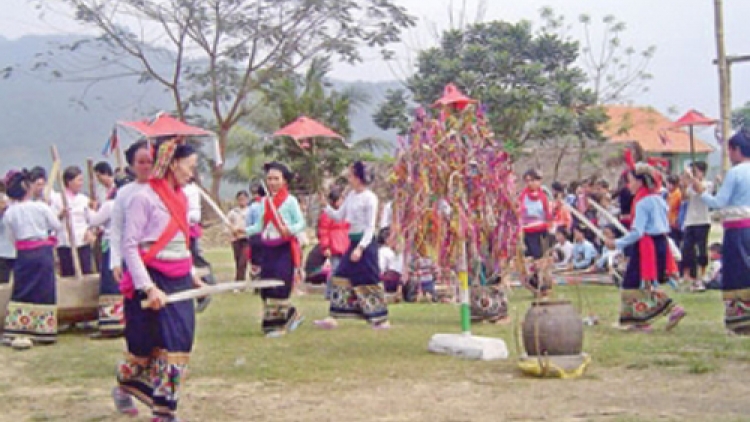 Lễ hội vào hang nàng Han