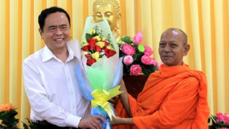 Ông Trần Thanh Mẫn thăm các vị chức sắc tôn giáo dân tộc Khmer nhân dịp Lễ Sene Dolta