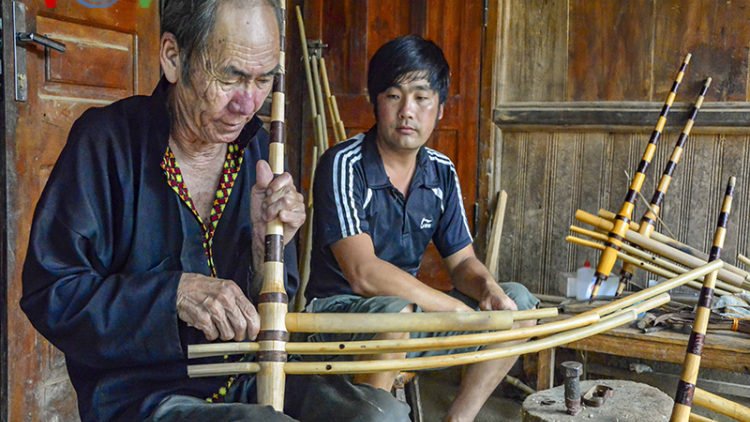 Điện Biên nỗ lực bảo tồn văn hóa khèn Mông