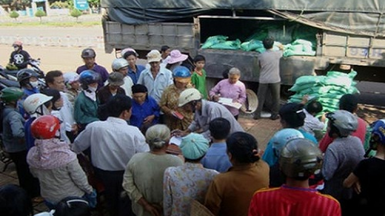 Khánh Hòa mua gạo cứu đói cho dân