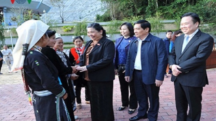 Cao Bằng đề đạt với Phó Chủ tịch Thường trực Quốc hội Tòng Thị Phóng về nhiều dự án giao thông trọng điểm