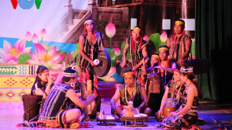 Sôi động lễ hội trình diễn nghi thức, sinh hoạt văn hóa các dân tộc tại Sơn La
