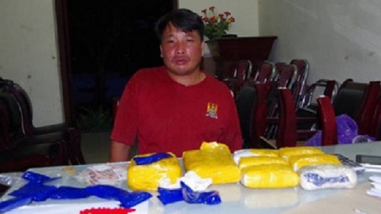 Bắt một đối tượng người Lào vận chuyển 26.000 viên ma túy tổng hợp