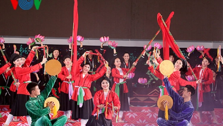 Hội tụ sắc màu các dân tộc Đông Bắc trong đêm hội Tiên Yên