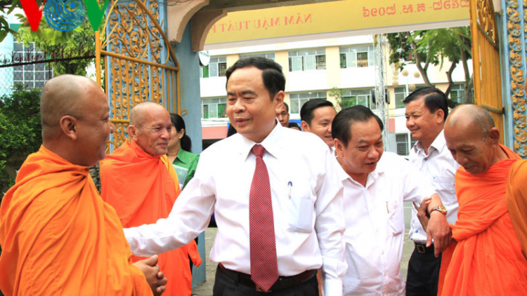 Chủ tịch Ủy ban Trung ương MTTQ Việt Nam chúc mừng đồng bào Khmer nhân Tết Chol Chnam Thmay