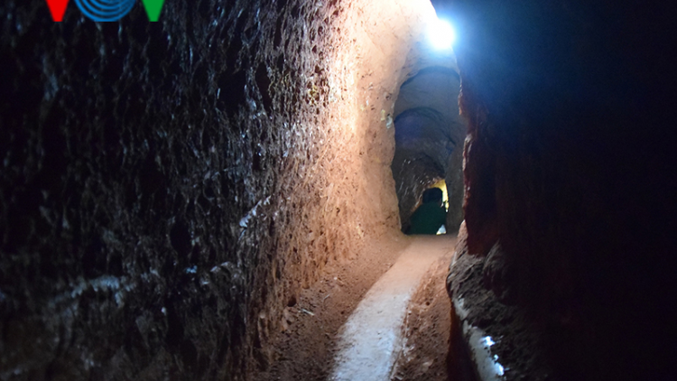 Phát hiện hầm vàng trong rẫy chanh dây ở Kon Tum