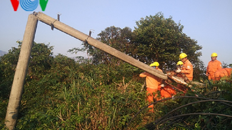 Cả huyện Điện Biên Đông mất điện vì 2 vụ “chặt củi”