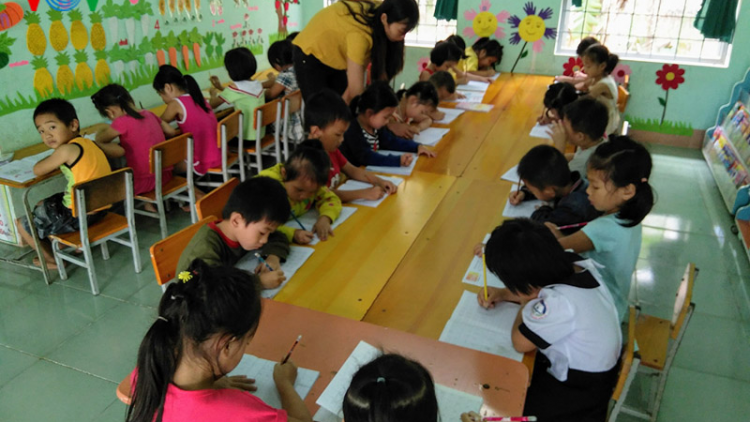 Kon Tum: Thiếu giáo viên, áp lực nặng nề cho ngành giáo dục