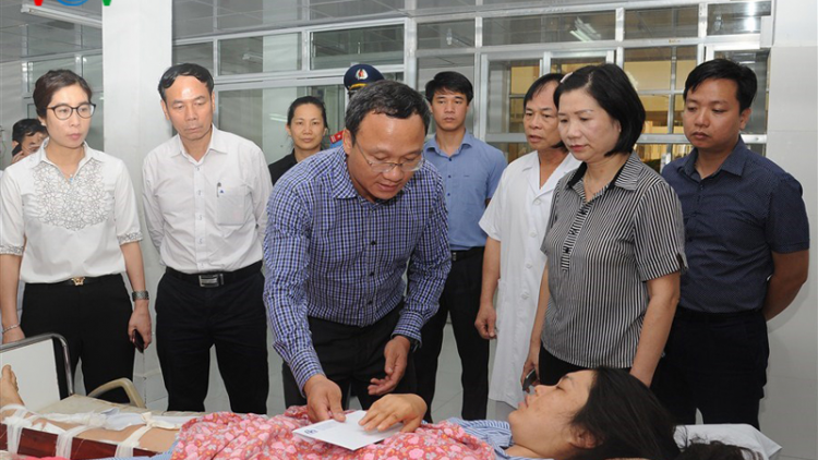 Thăm hỏi, hỗ trợ nạn nhân vụ tai nạn thảm khốc tại tỉnh Cao Bằng