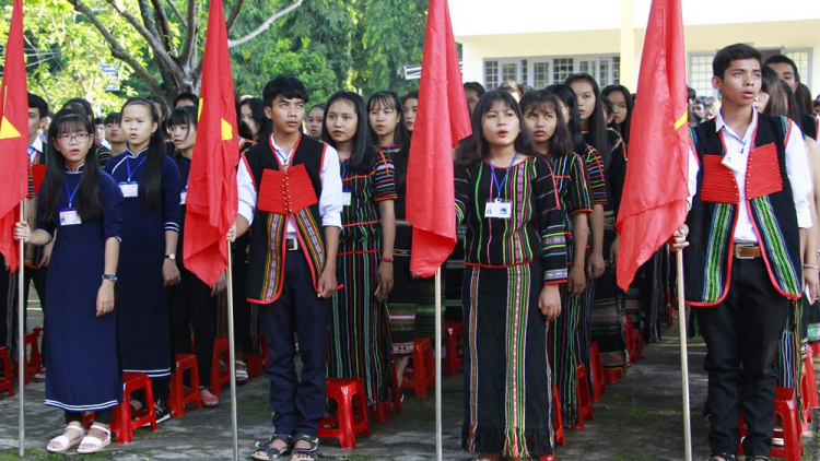 Tum: Học sinh vùng lũ biên giới Ia H’Drai khai giảng năm học mới