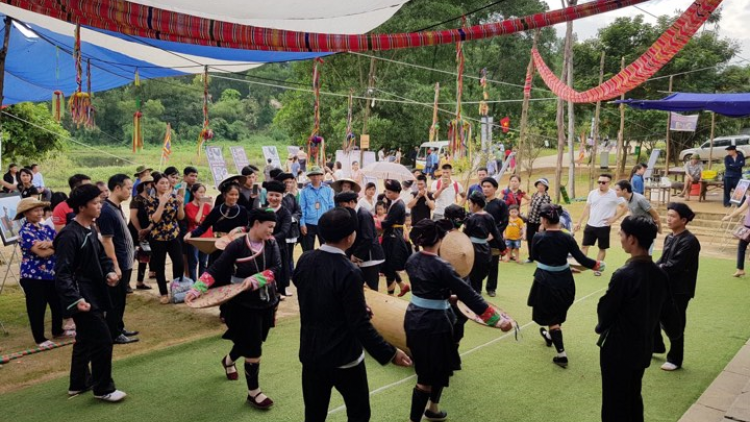 Lễ hội múa trống của người Giáy