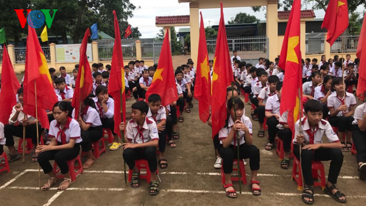 Đắk Lắk: Học sinh vùng rốn lũ nô nức khai giảng năm học mới