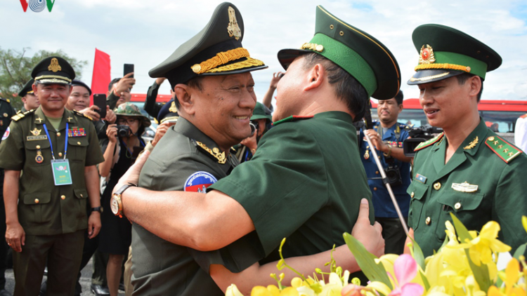 Hợp tác quản lý, bảo vệ biên giới Việt Nam- Campuchia